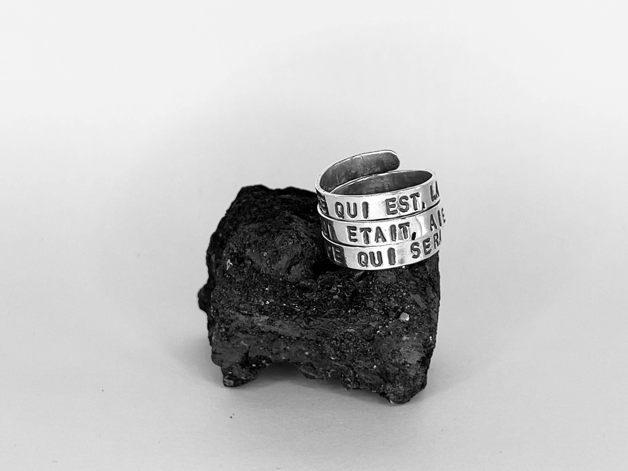 "ACCEPTE CE QUI EST, LAISSE ALLER CE QUI ETAIT, AIE CONFIANCE EN CE QUI SERA."