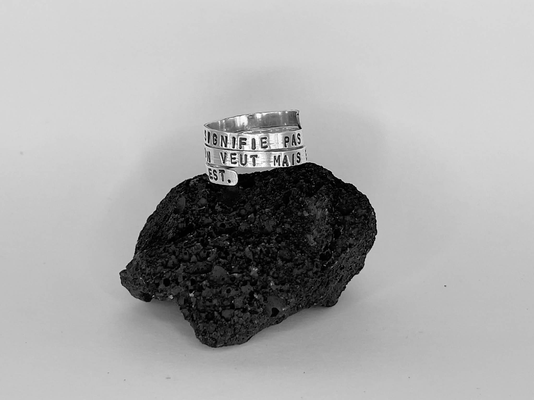 "ETRE LIBRE NE SIGNIFIE PAS FAIRE CE QUE L'ON VEUT MAIS ETRE CE QUE L'ON EST."