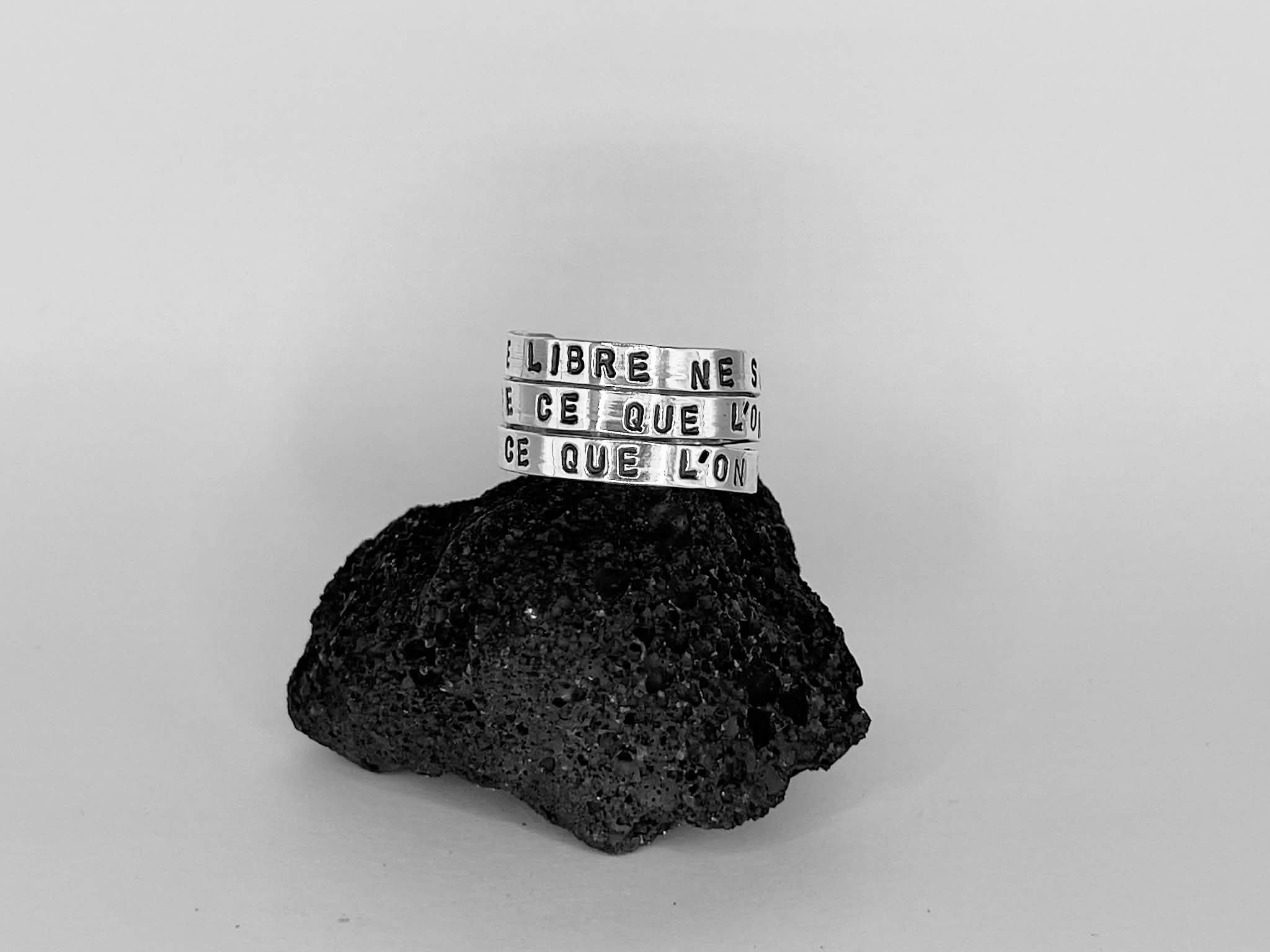 "ETRE LIBRE NE SIGNIFIE PAS FAIRE CE QUE L'ON VEUT MAIS ETRE CE QUE L'ON EST."