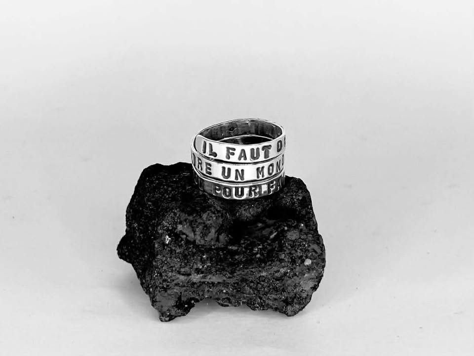 "IL FAUT DE TOUT POUR FAIRE UN MONDE, IL FAUT DE TOI POUR FAIRE LE MIEN."