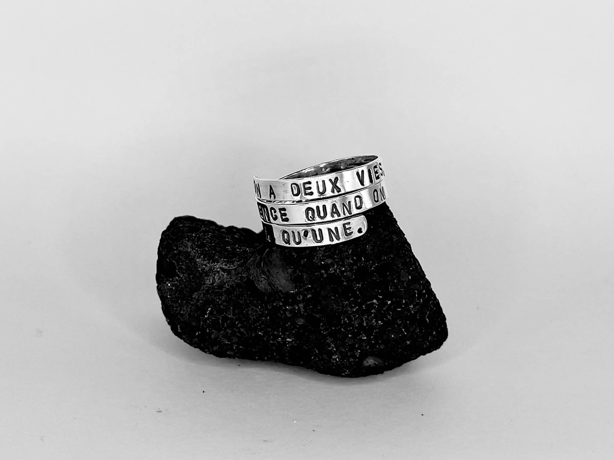 "ON A DEUX VIES, LA DEUXIEME COMMENCE QUAND ON REALISE QU'ON EN A QU'UNE."