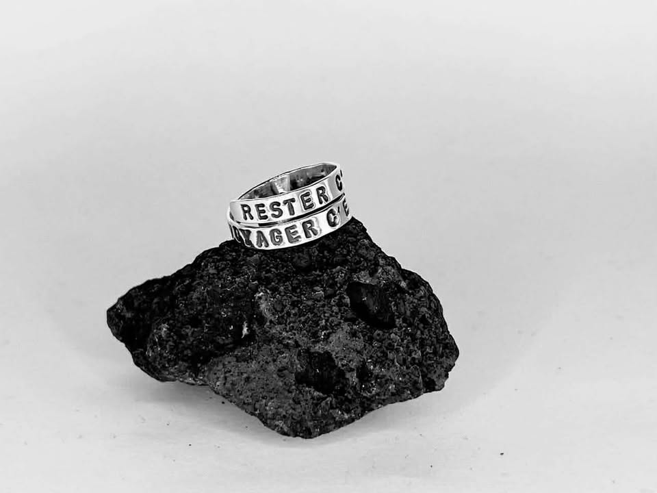 "RESTER C'EST EXISTER, VOYAGER C'EST VIVRE."